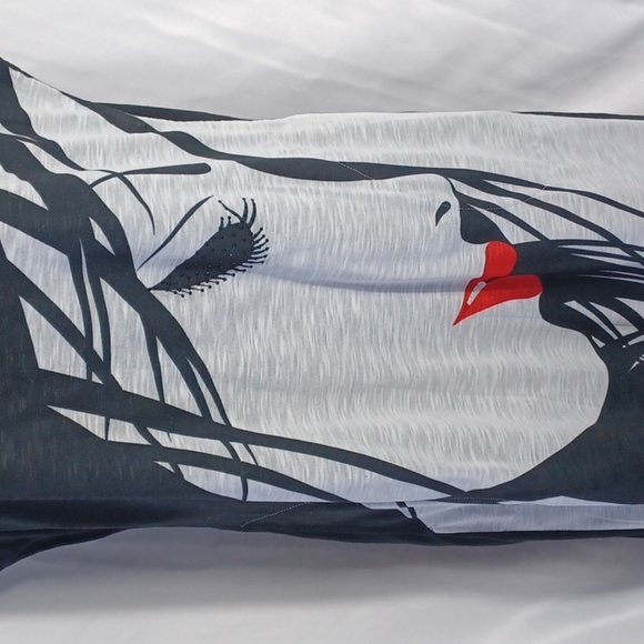 New Label Sleeveless Graphic Design Midi Black & White T-shirt material Dress - Picture 3 of 6